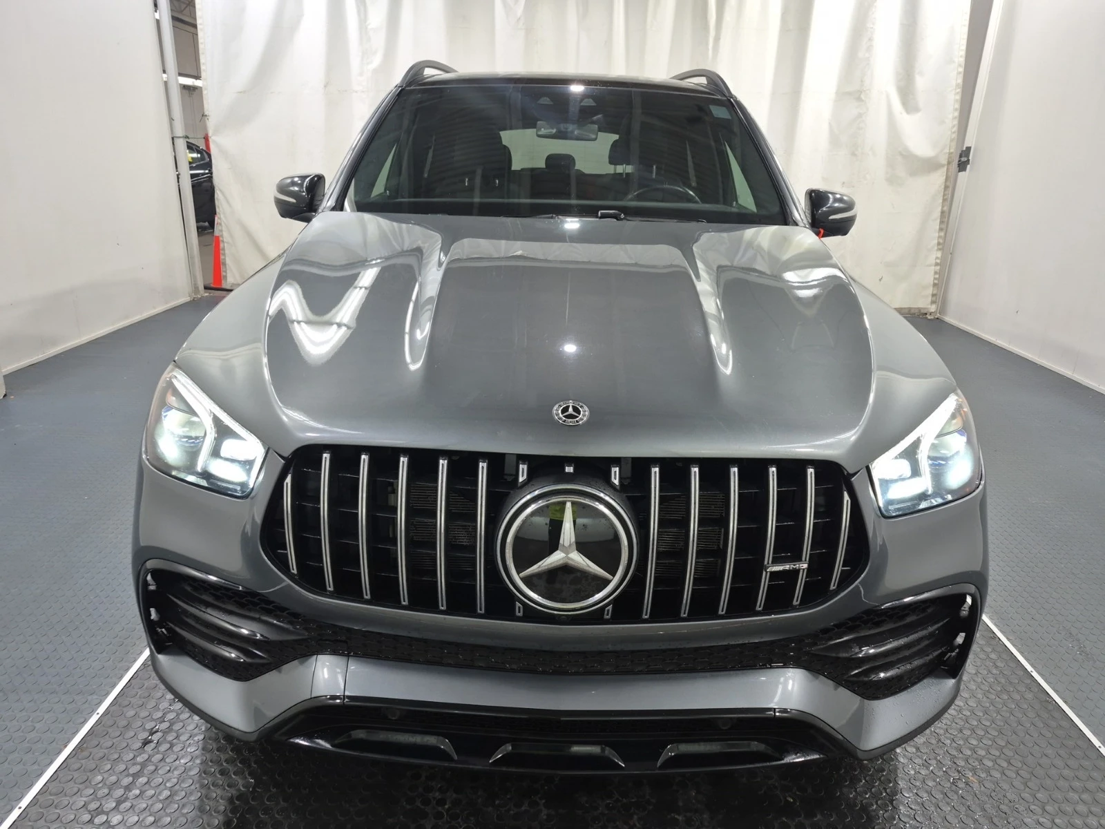 Mercedes-Benz GLE 53 4MATIC AMG* * CARFAX * * АВТО КРЕДИТ * * , снимка 2 - Автомобили и джипове - 54002144