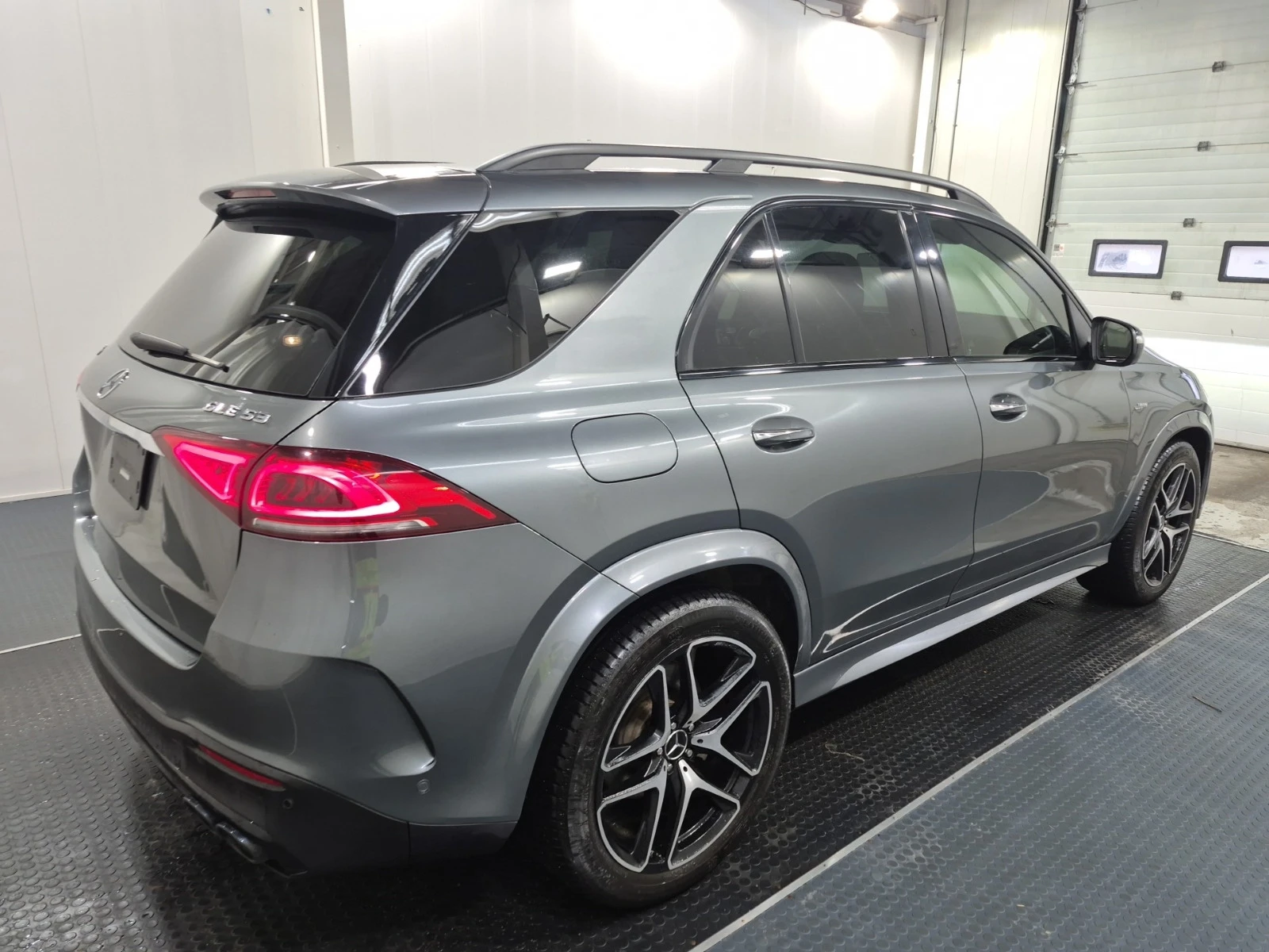 Mercedes-Benz GLE 53 4MATIC AMG* * CARFAX * * АВТО КРЕДИТ * * , снимка 4 - Автомобили и джипове - 54002144