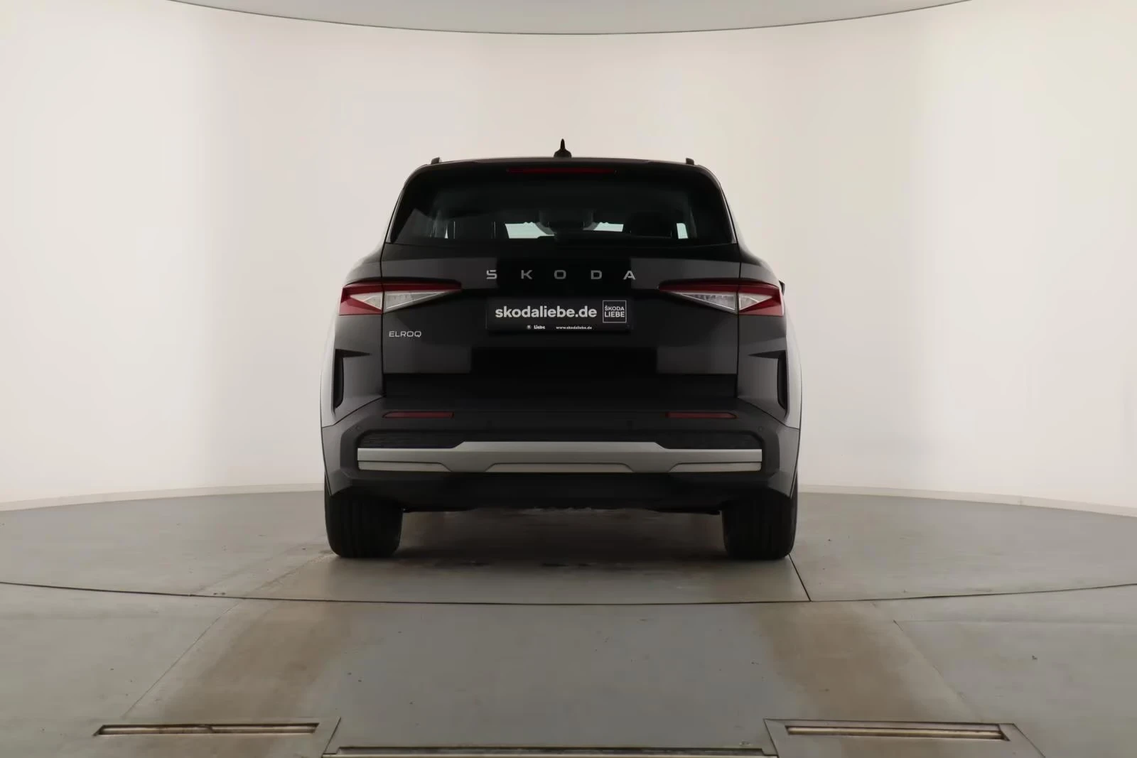 Skoda Elroq 50 Tour LED NAVI CAMERA PDC Heated Seats/Wheel, снимка 6 - Автомобили и джипове - 54043786