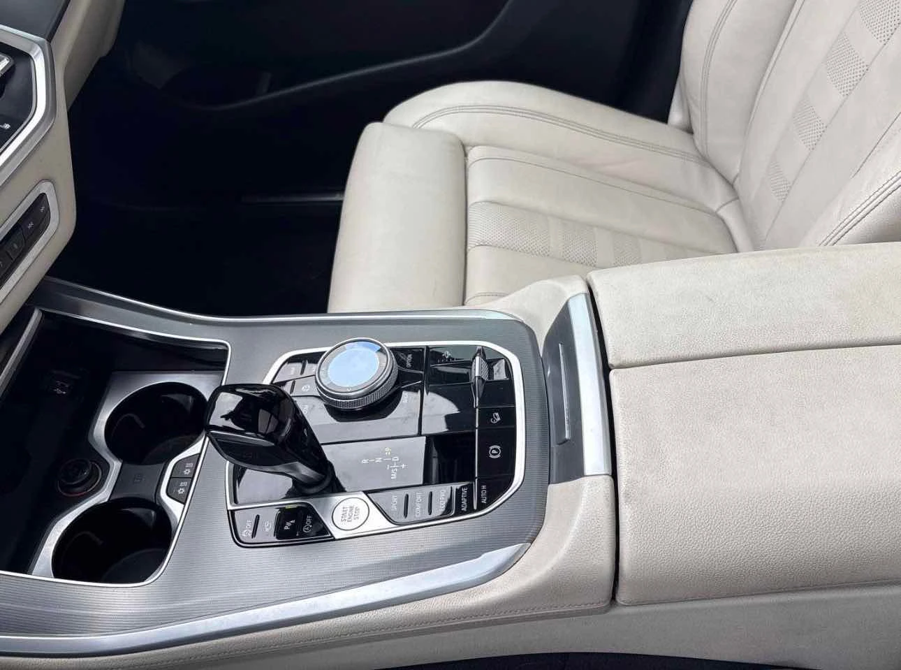 BMW X5 xDrive40i/M-Pack/Laser/H&K/Pano/Head Up/360, снимка 11 - Автомобили и джипове - 54911363