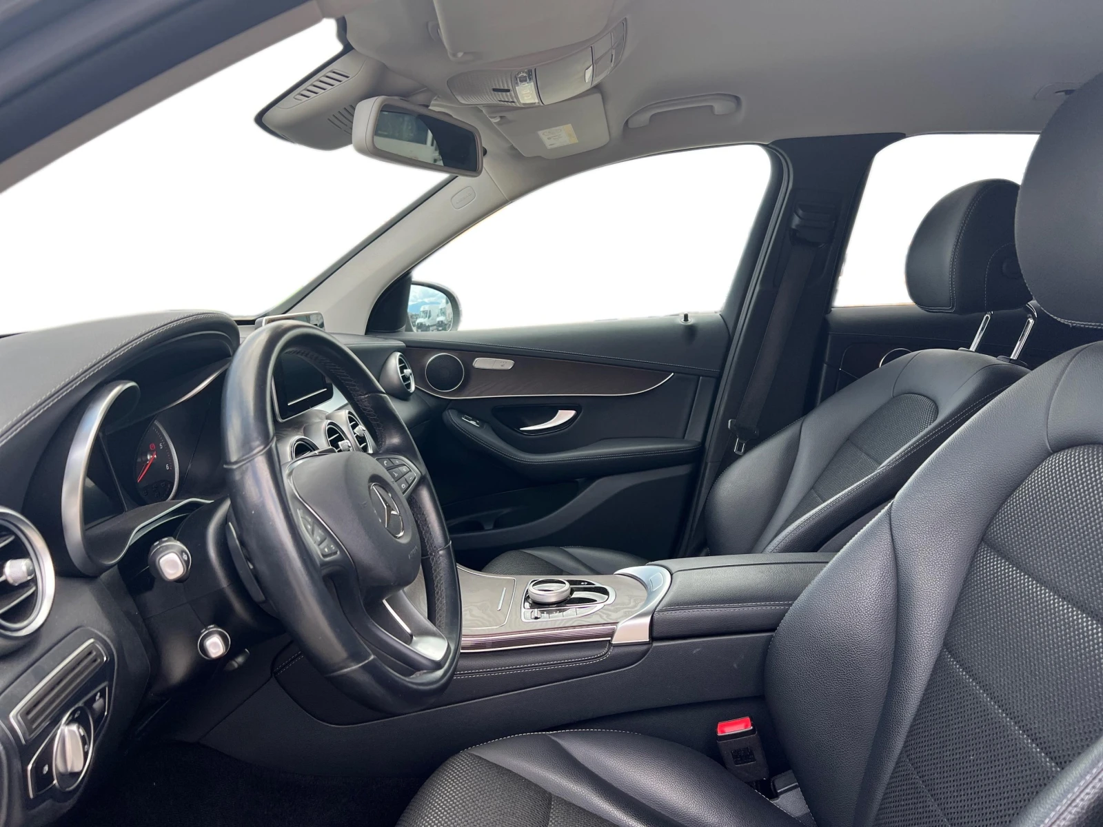 Mercedes-Benz GLC 250 d 4MATIC, снимка 8 - Автомобили и джипове - 55400232