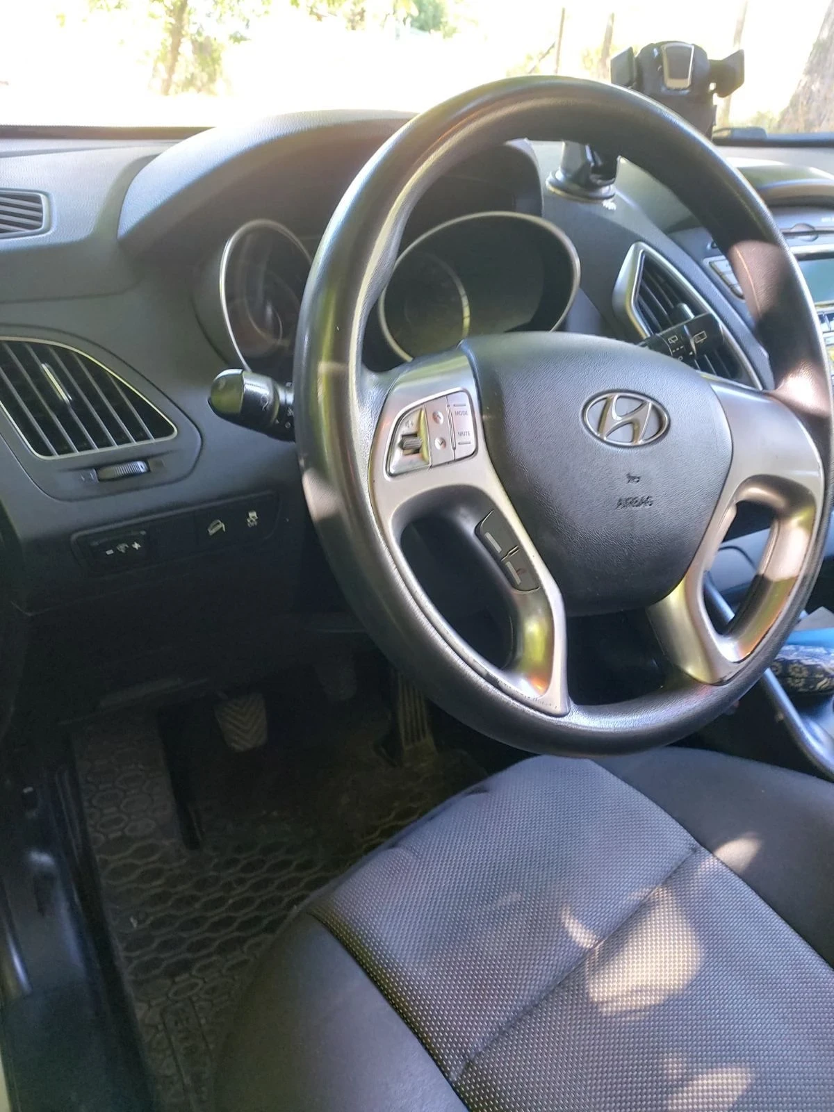 Hyundai IX35, снимка 8 - Автомобили и джипове - 55866151