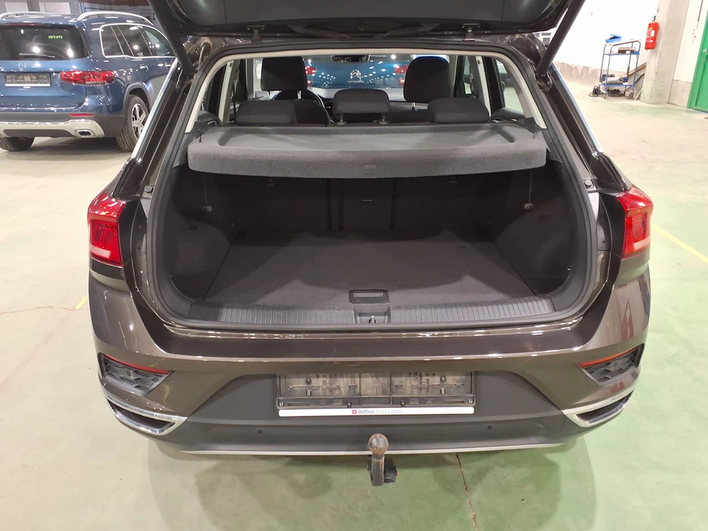 VW T-Roc 1.5 TSI / STYLE / Очакван!, снимка 8 - Автомобили и джипове - 55902825