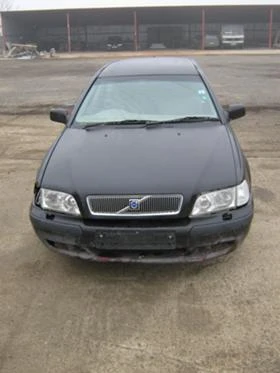 Налични всички видове радиатори за модела S/V 40 1. 6 /2. 0 /1/9td, снимка 1