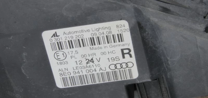 Светлини за Audi A4, снимка 5 - Части - 46033315