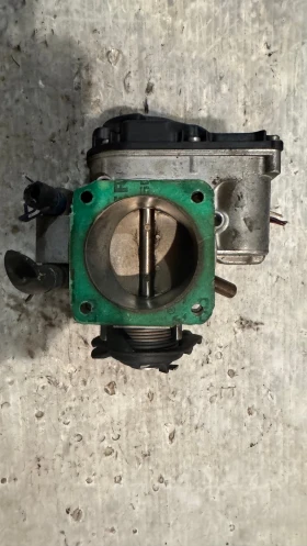 Дроселова Клапа за VW Golf 3 - 037133064, снимка 2 - Части - 53002139