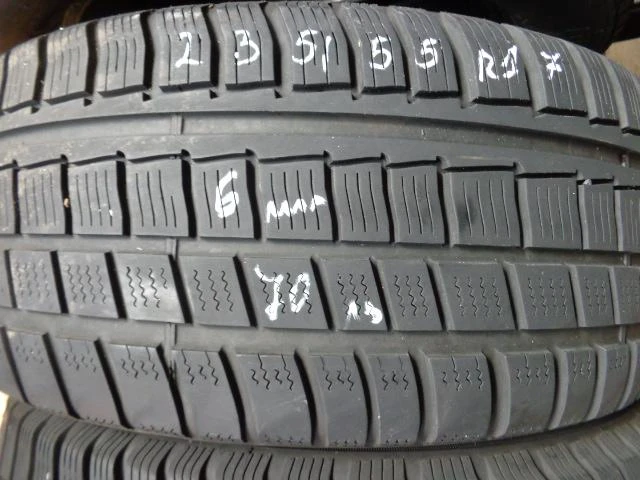 Гуми Зимни 235/55R17, снимка 5 - Гуми и джанти - 12911453