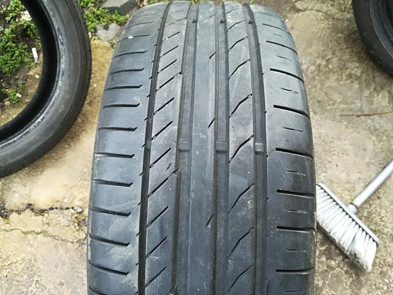 Гуми Летни 215/45R17, снимка 1 - Гуми и джанти - 26215561