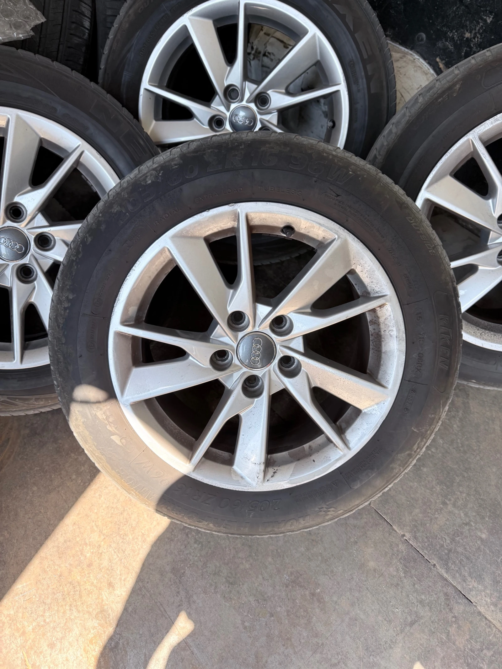 ���� � ������ 205/60R16 �� Audi A4 | Mobile.bg � ����������� 1