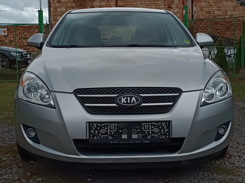 Kia Ceed 1.4i-105кс-КЛИМАТРОНИК-ОТЛИЧНА !!!, снимка 8 - Автомобили и джипове - 47218570