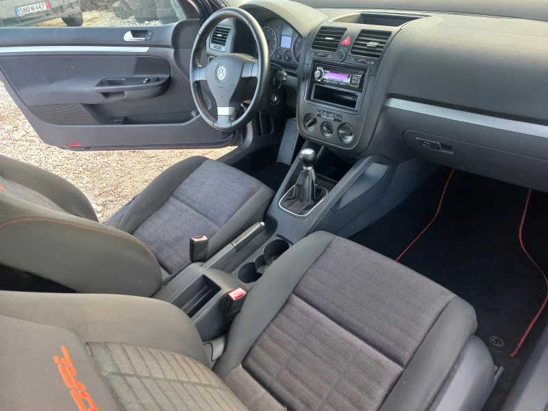 VW Golf 1.6i, снимка 14 - Автомобили и джипове - 47526164