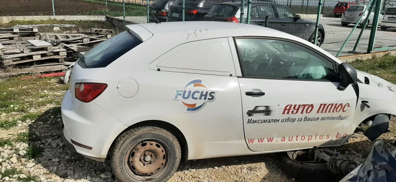 Seat Ibiza 1.2i, снимка 2 - Автомобили и джипове - 49697498