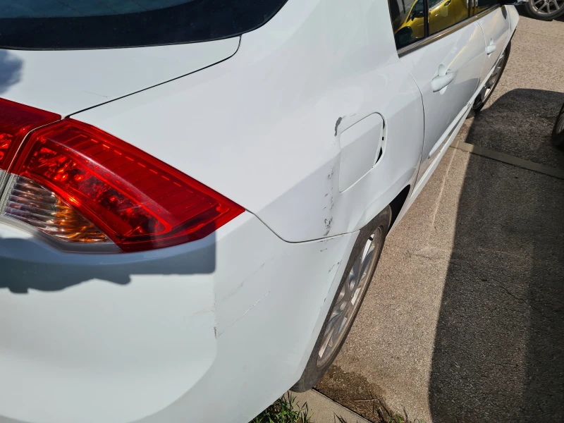 Renault Laguna, снимка 5 - Автомобили и джипове - 52581794