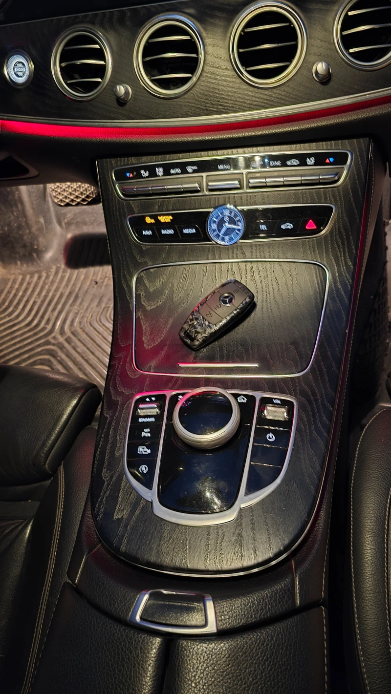 Mercedes-Benz 200, снимка 7 - Автомобили и джипове - 52135386