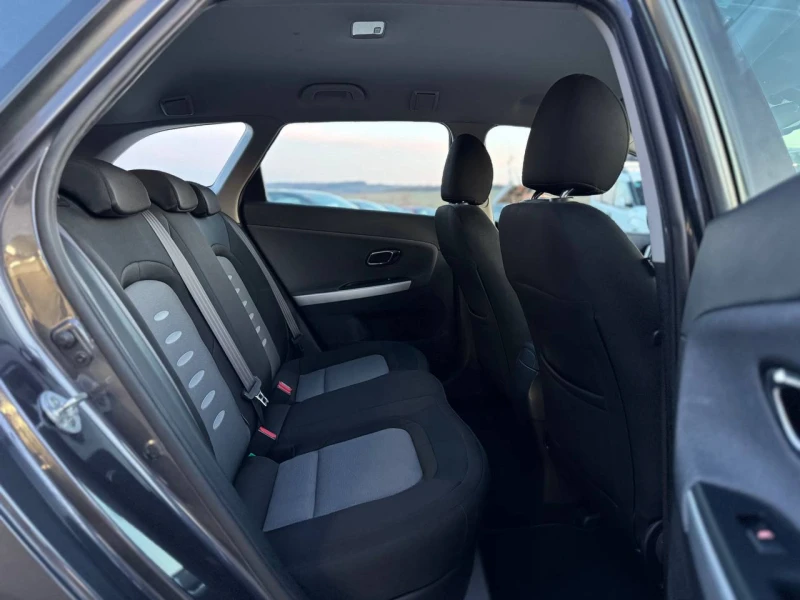 Kia Ceed 1.6 CRDi NAVI -10%, снимка 14 - Автомобили и джипове - 52429765