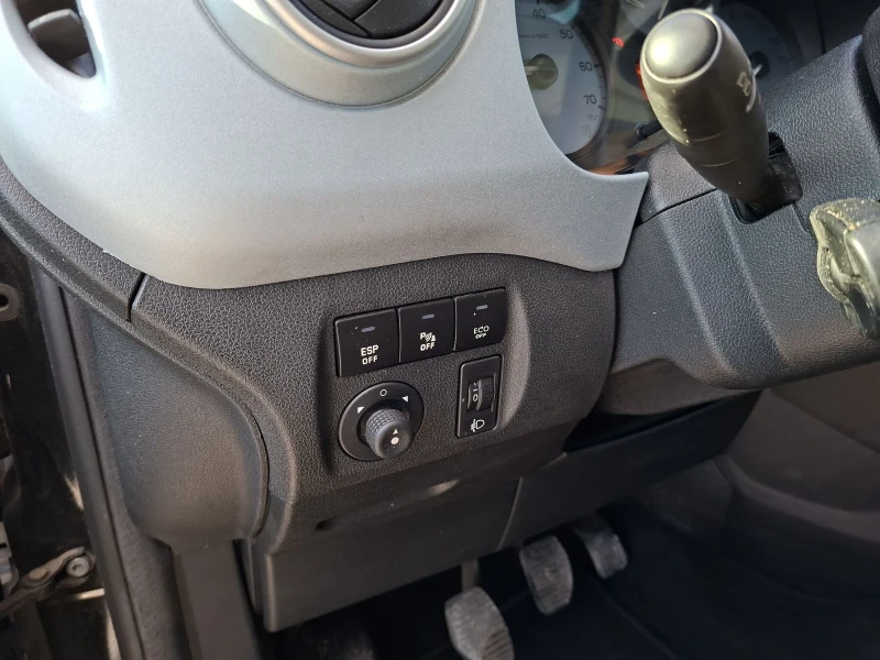 Citroen Berlingo 1.6HDI/90/NAVI/PANORAMA/LED/93, снимка 12 - Автомобили и джипове - 52919046