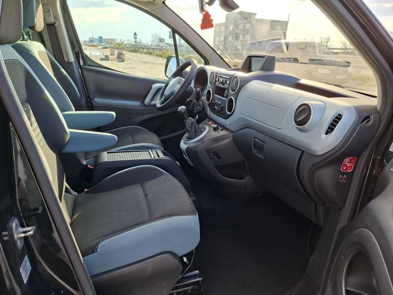 Citroen Berlingo 1.6HDI/90/NAVI/PANORAMA/LED/93, снимка 10 - Автомобили и джипове - 52919046