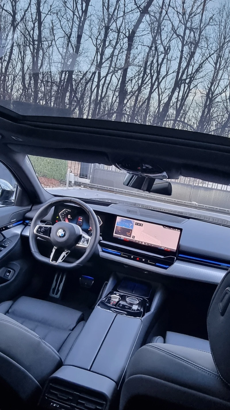 BMW 520 M-Pro Iconic Glow Panorama Harman, снимка 7 - Автомобили и джипове - 52964891