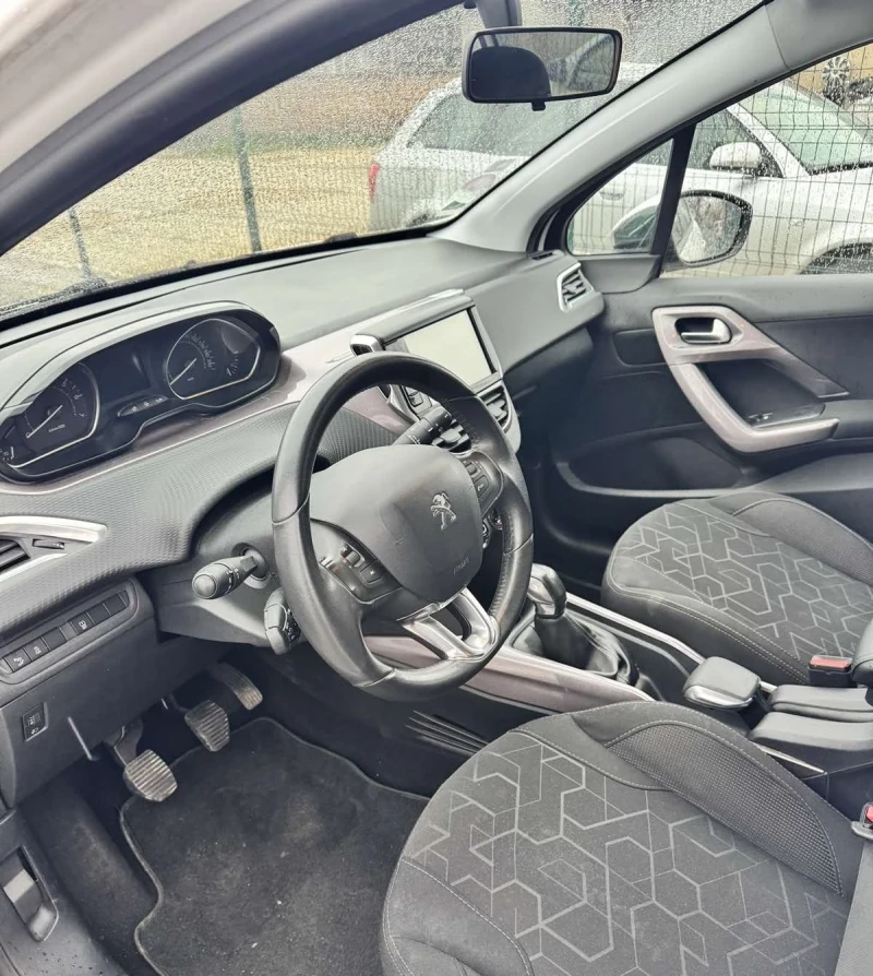 Peugeot 2008 //81600km//, снимка 15 - Автомобили и джипове - 53065430