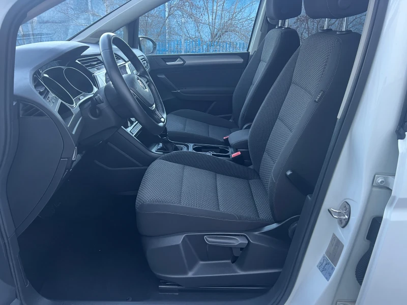 VW Touran  2.0TDI DSG 7места Facelift , снимка 11 - Автомобили и джипове - 53113324