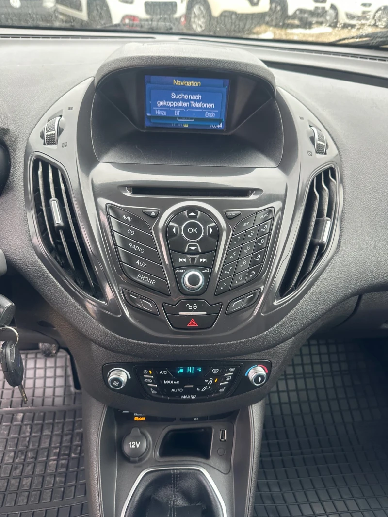 Ford Tourneo Connect, снимка 11 - Автомобили и джипове - 53213169