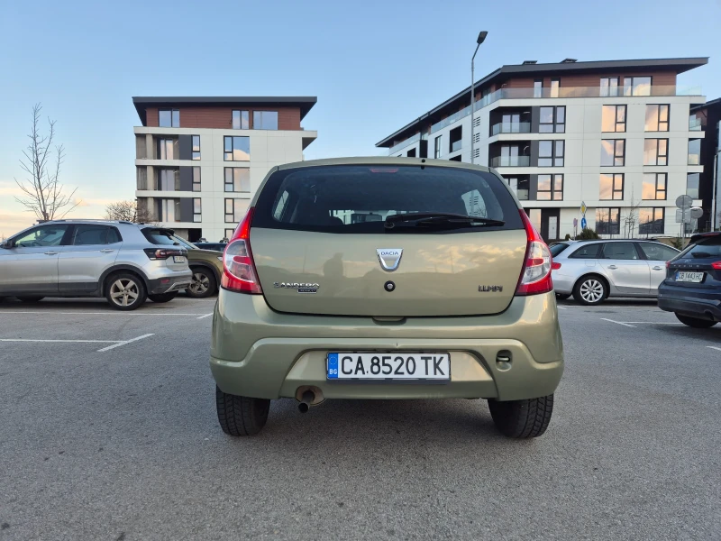 Dacia Sandero 1.4 85000км, снимка 4 - Автомобили и джипове - 53404652