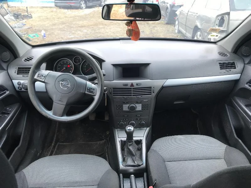 Opel Astra H,1.6i Twinport, снимка 9 - Автомобили и джипове - 24092535