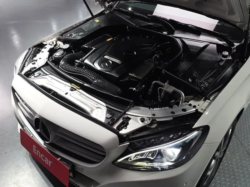 Mercedes-Benz C 200 САМО 30% АВАНС, снимка 6 - Автомобили и джипове - 56064948
