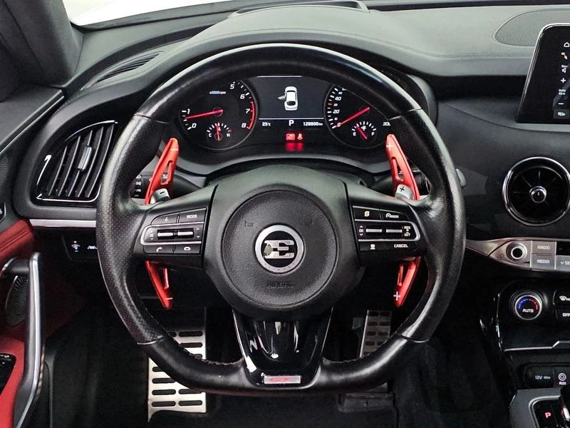 Kia Stinger 3.3 Turbo AWD| 365к.с., снимка 13 - Автомобили и джипове - 56170105