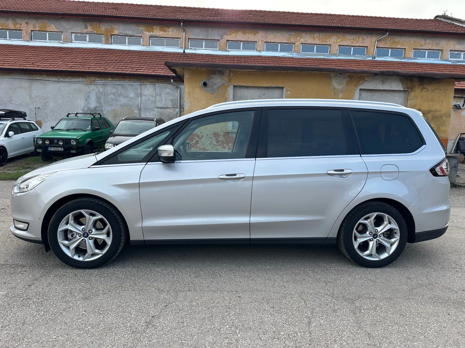 Ford Galaxy 2.0HDI Titanium Design - изображение 4