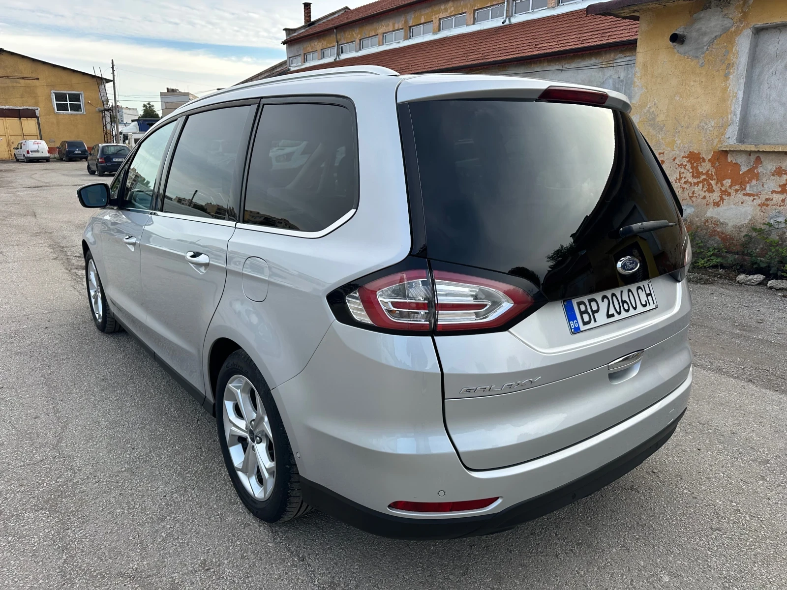 Ford Galaxy 2.0HDI Titanium Design - изображение 5