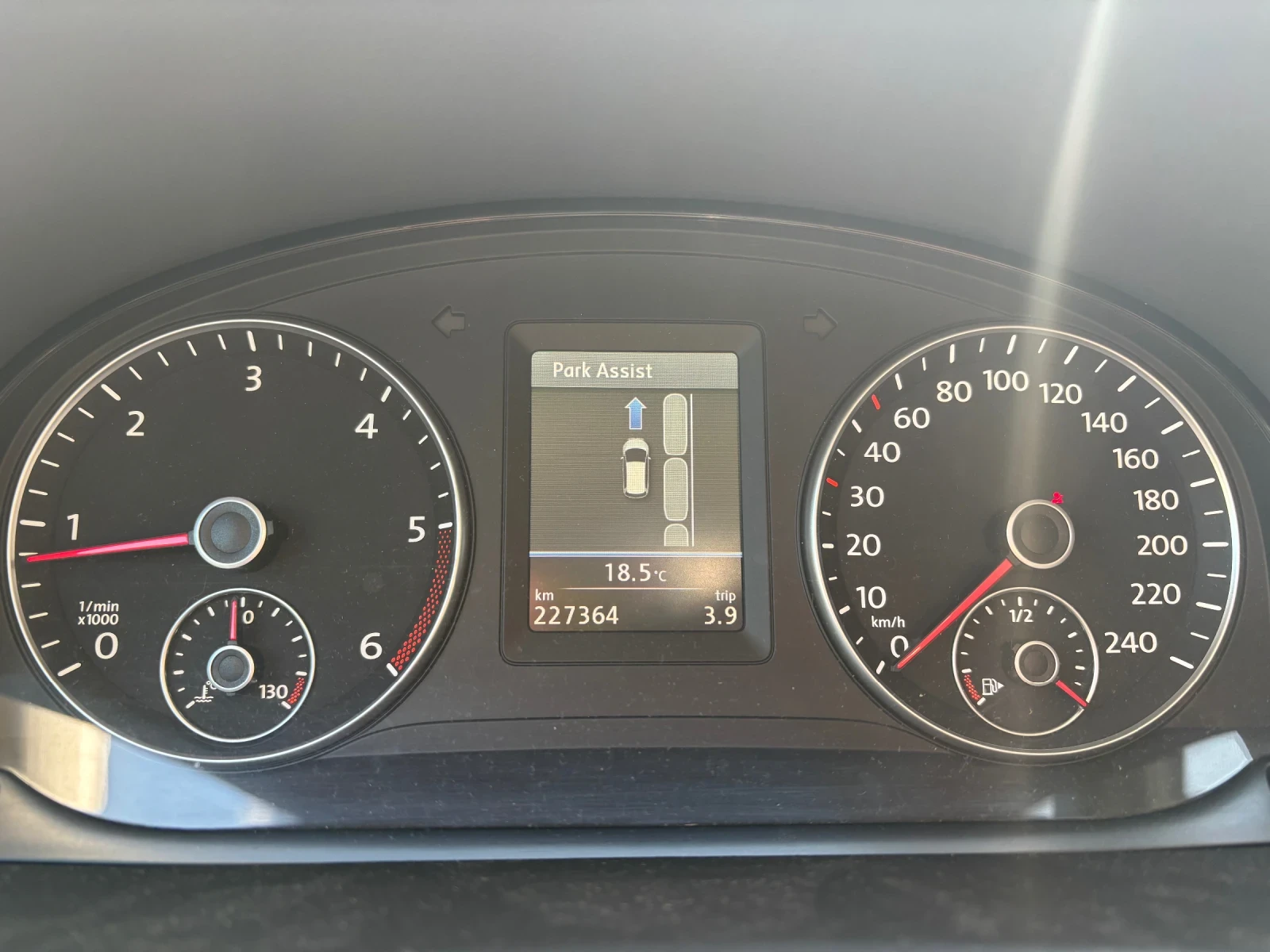 VW Touran 2.0 TDI 170k.s  - изображение 9