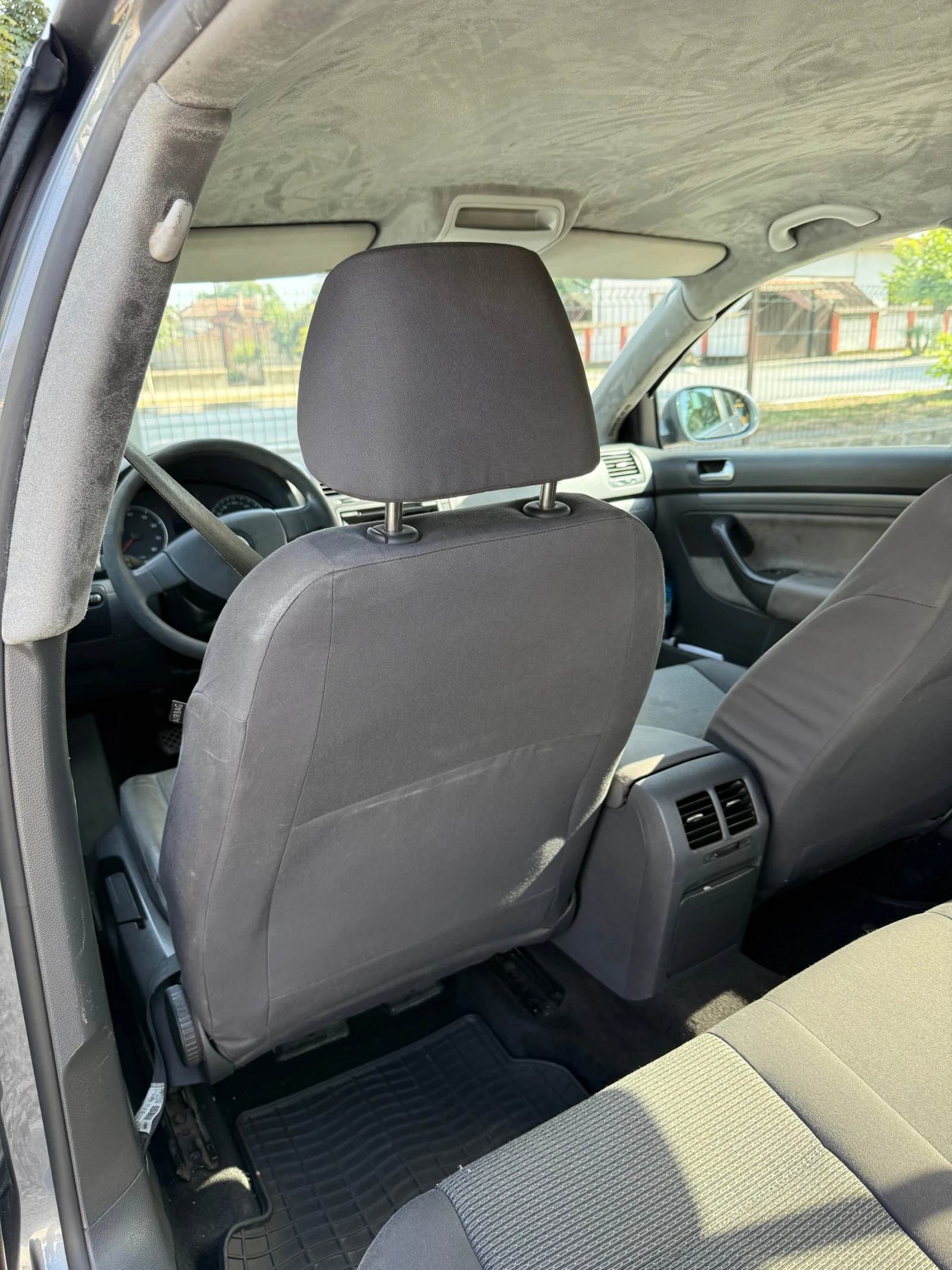 VW Jetta  - изображение 8