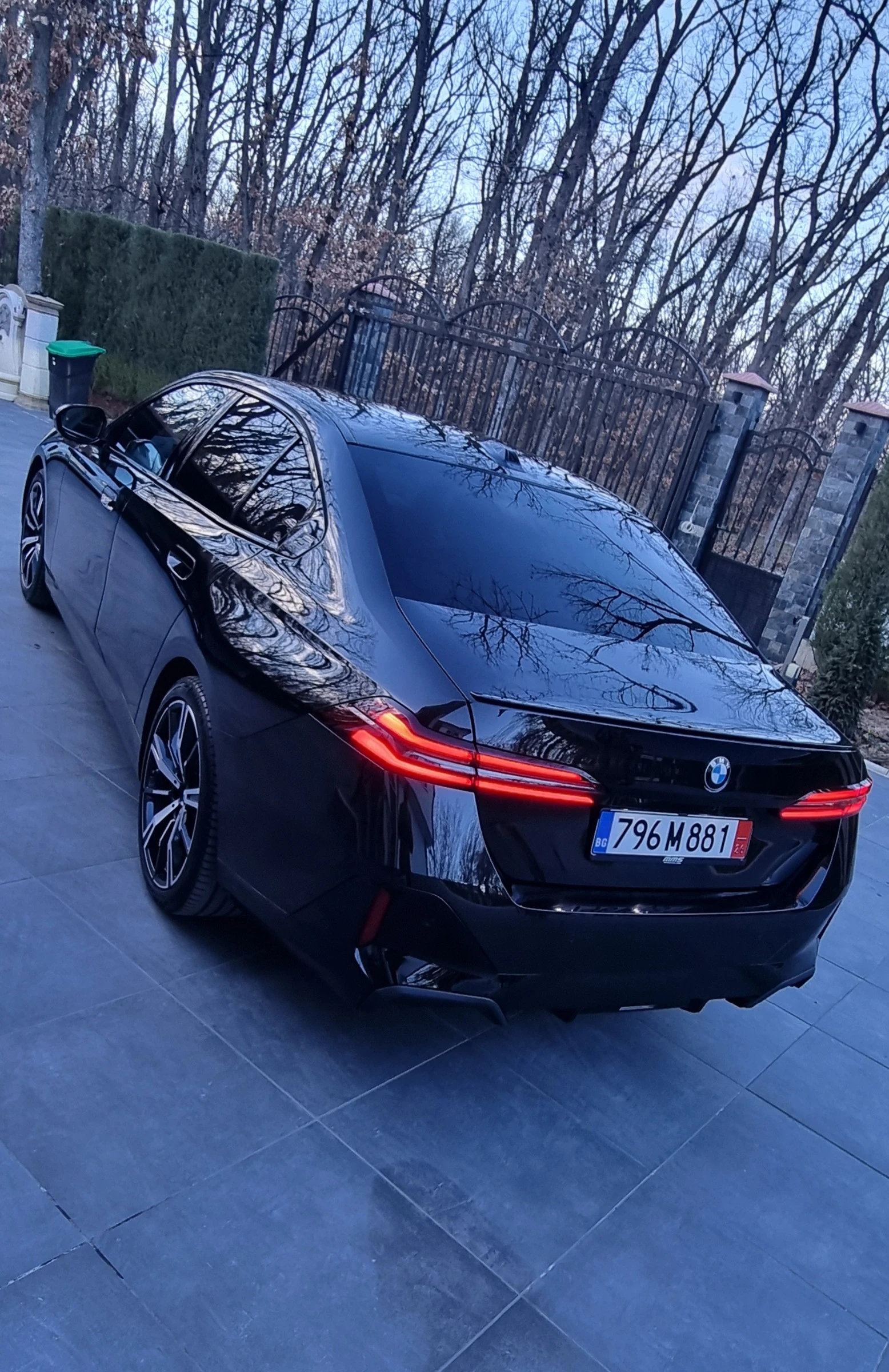 BMW 520 M-Pro Iconic Glow Panorama Harman - изображение 3