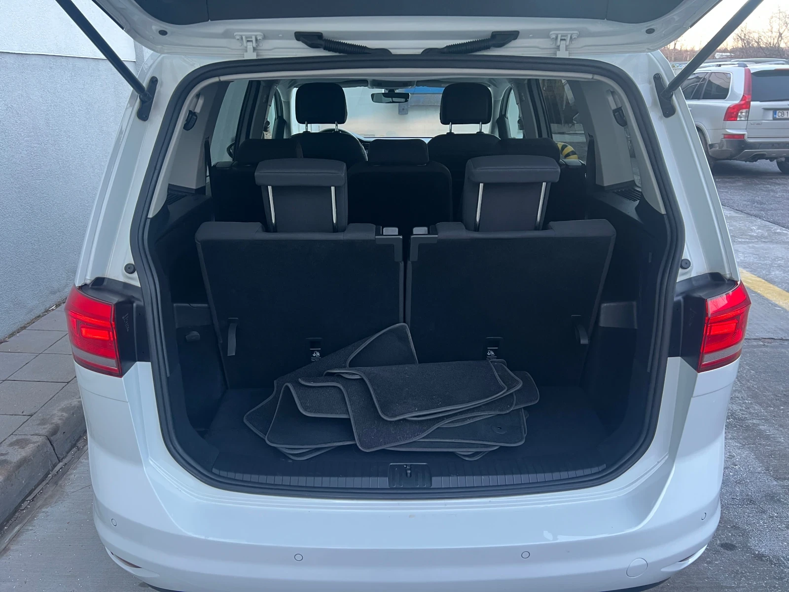 VW Touran  2.0TDI DSG 7места Facelift  - изображение 5