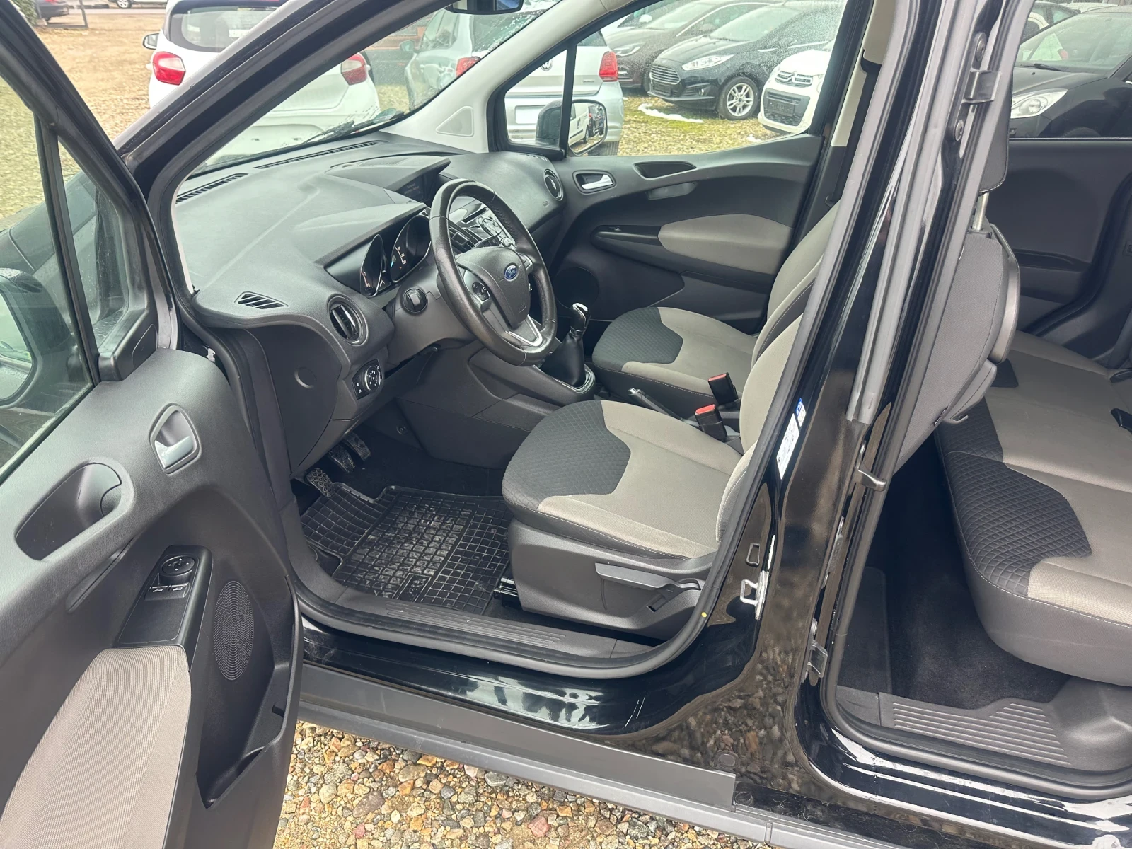 Ford Tourneo Connect  - изображение 7