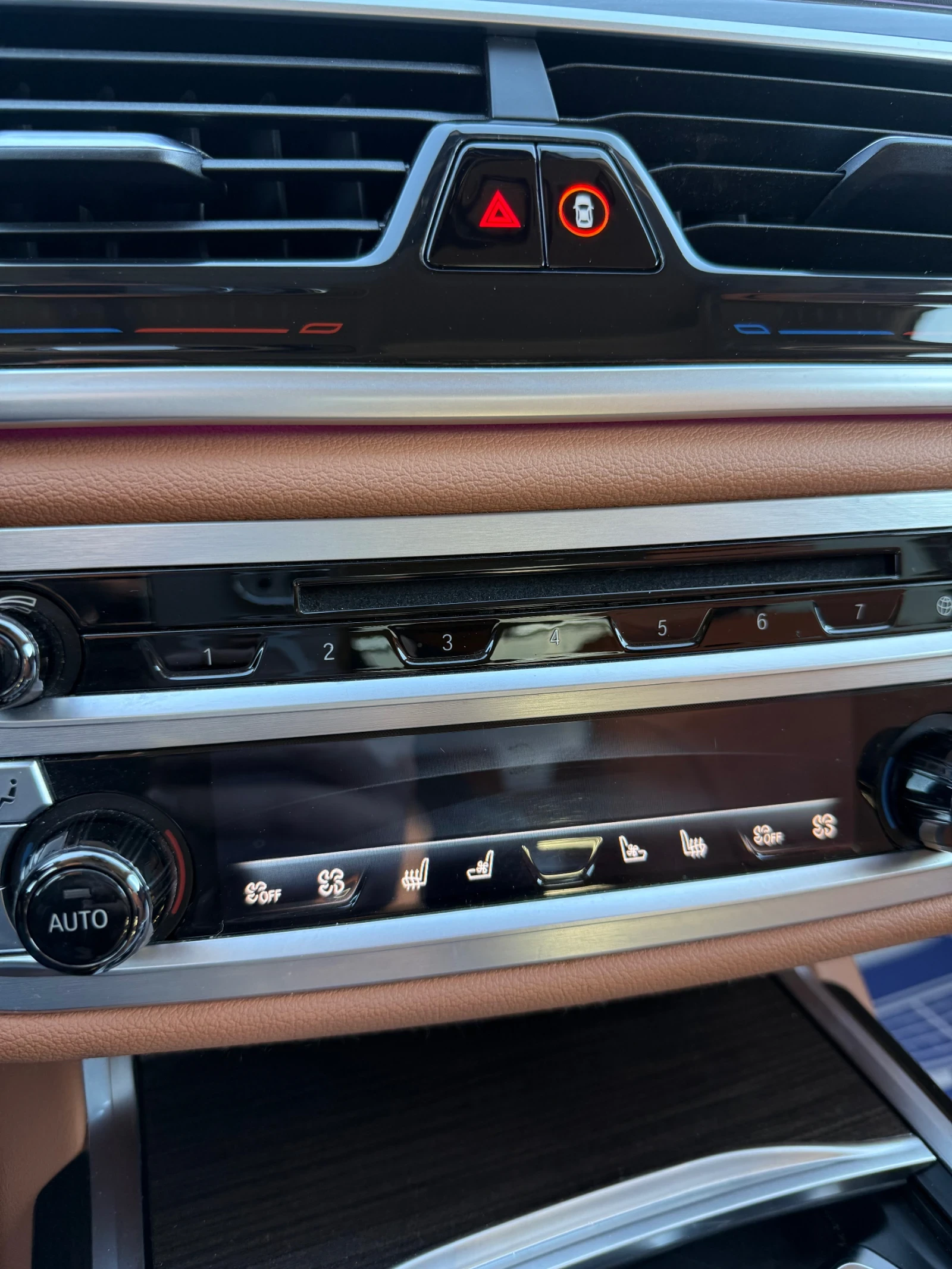 BMW 750 750i xDrive, снимка 8 - Автомобили и джипове - 53841410