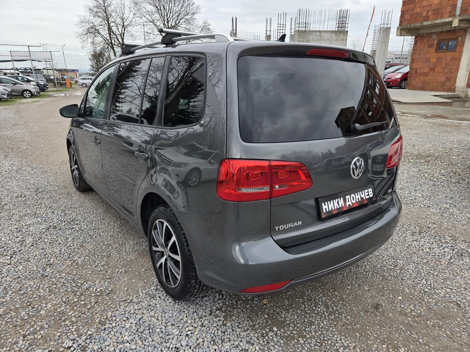 VW Touran 6+ 1HIGHLINE!!NAVI! TEMPOMAT! PARTRONIC, снимка 6 - Автомобили и джипове - 54082406