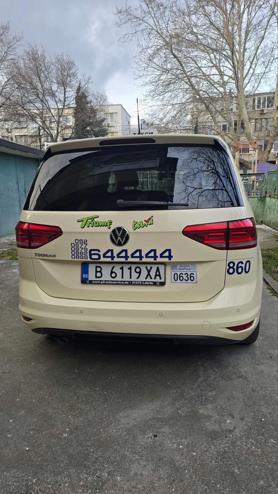 VW Touran 2.0 TDI, снимка 5 - Автомобили и джипове - 54293970