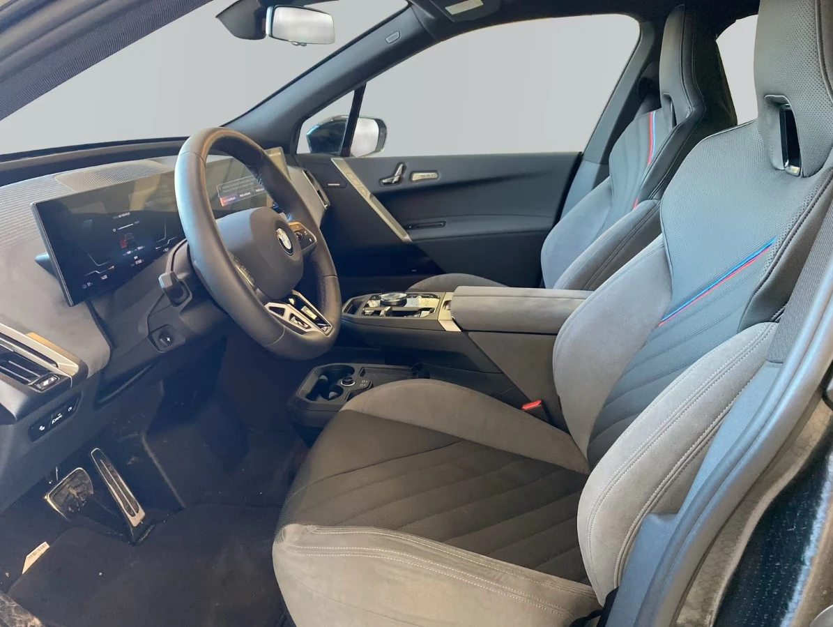 BMW iX xDrive45* M Sport* H/K* IconicGlow, снимка 3 - Автомобили и джипове - 54507553
