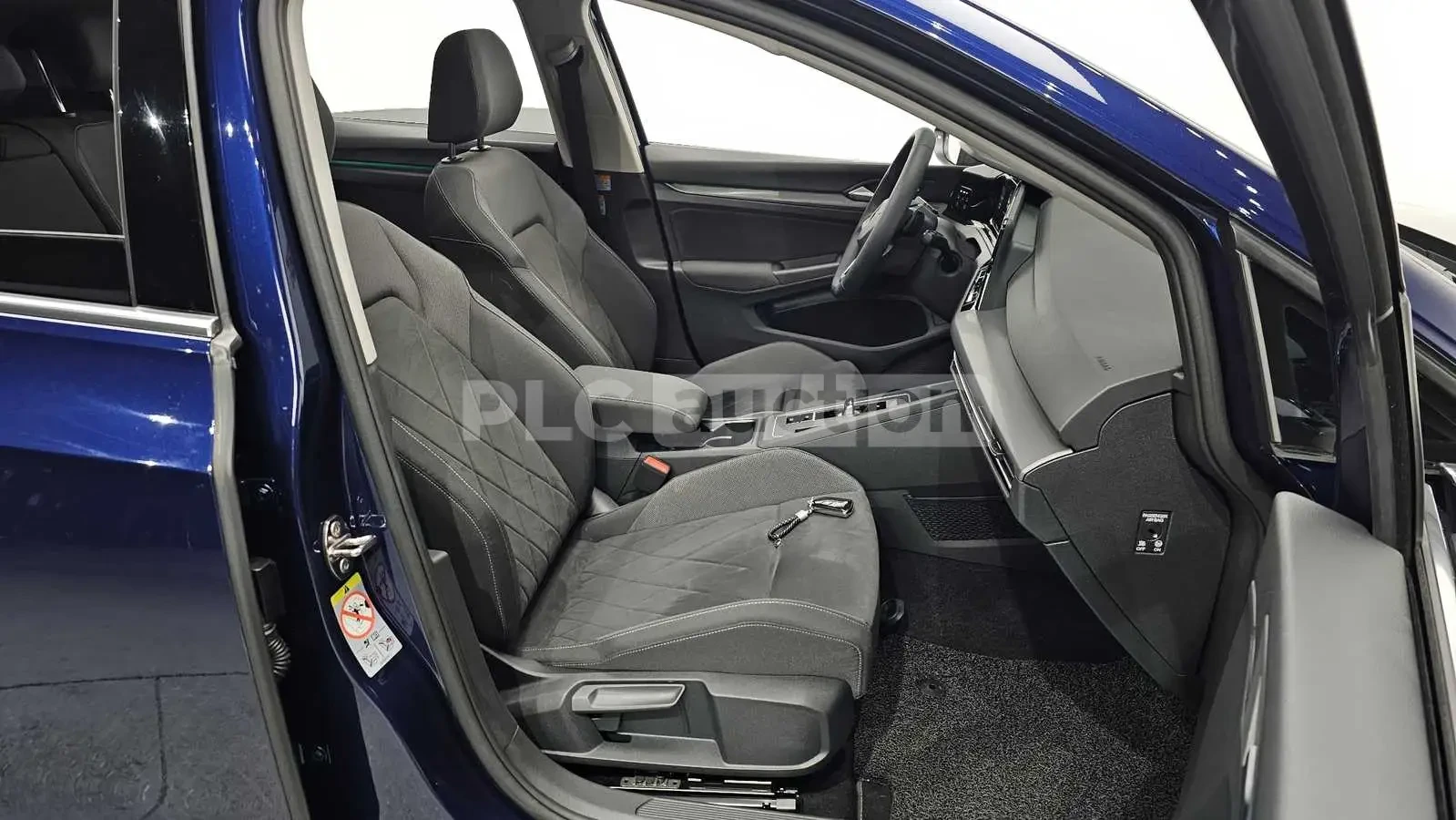 VW Golf 2.0 TDI | DIST| DIGITAL| Памет| PANO | ТЕХНОТЕСТ, снимка 7 - Автомобили и джипове - 54516403