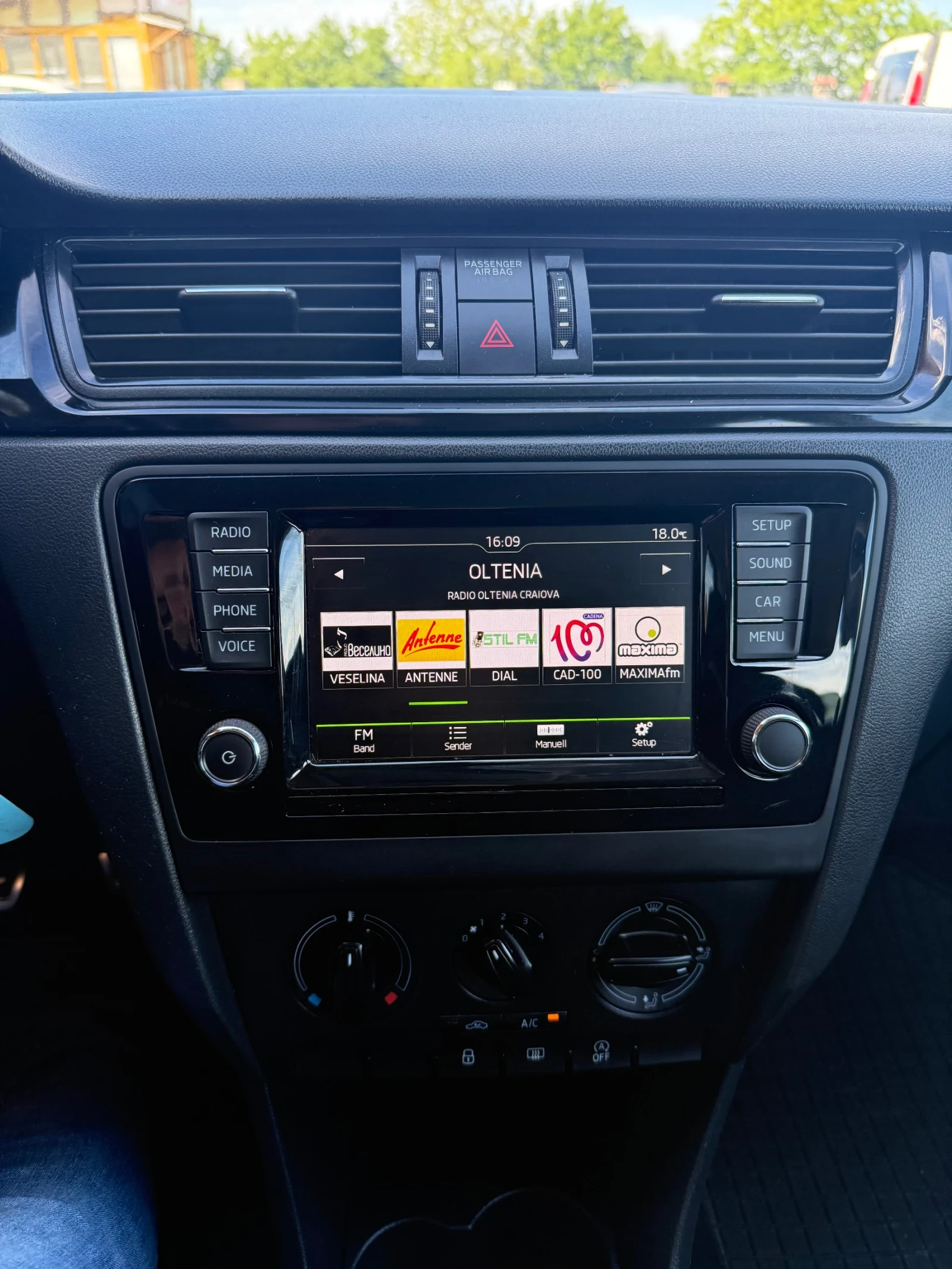 Skoda Rapid 1.4 TDI SPACEBACK ЕВРО 6, снимка 16 - Автомобили и джипове - 54542436