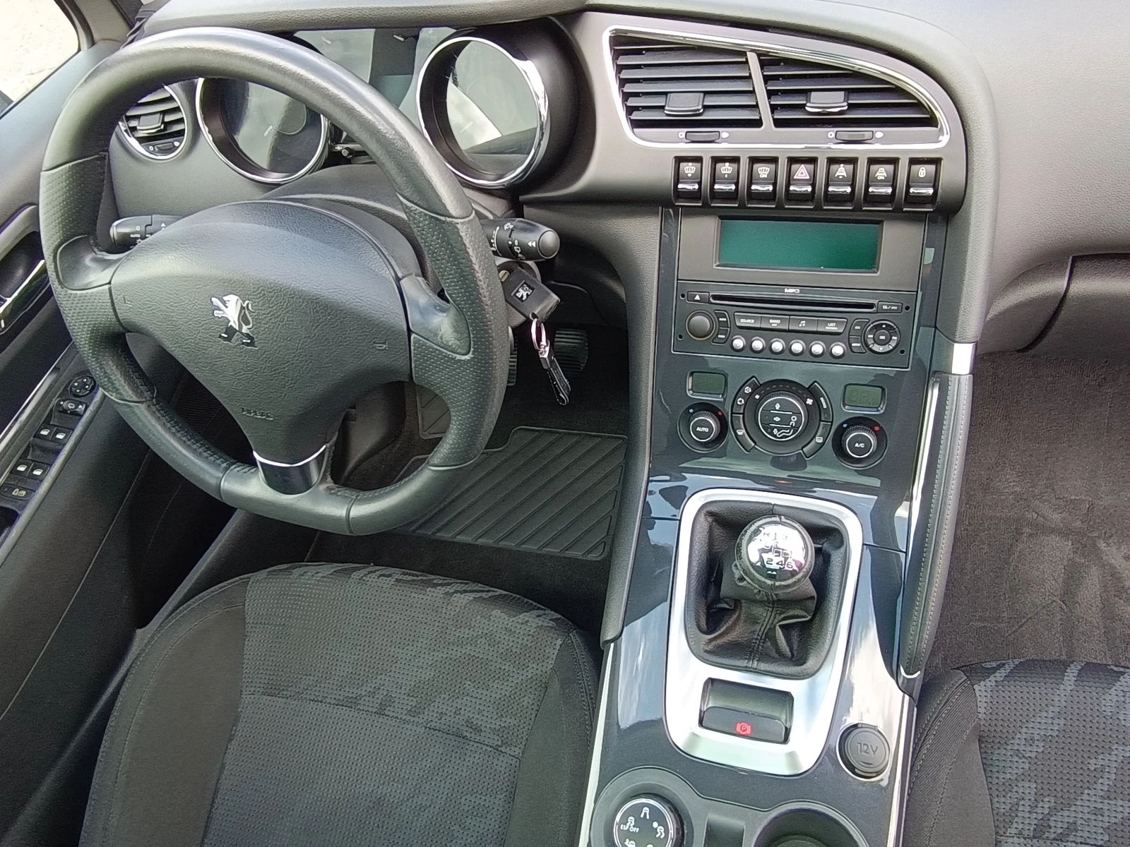 Peugeot 3008 ШВЕЙЦАРИЯ !!! ВСИЧКО ПЛАТЕНО !!! ОБСЛУЖЕН !!!, снимка 17 - Автомобили и джипове - 54592414