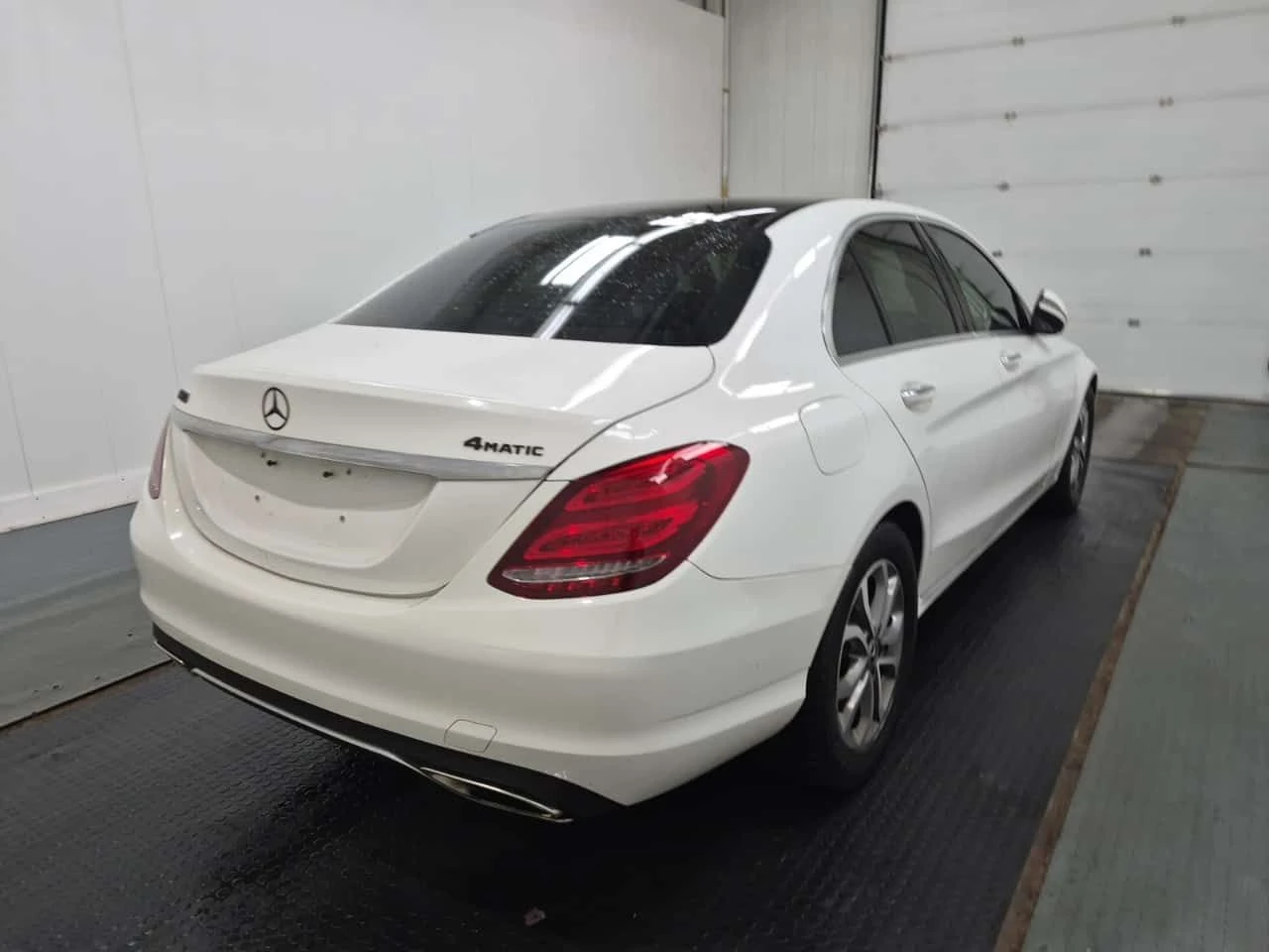 Mercedes-Benz C 300 * ПАНОРАМА* ПОДГРЕВ* КАМЕРА* , снимка 4 - Автомобили и джипове - 54817019