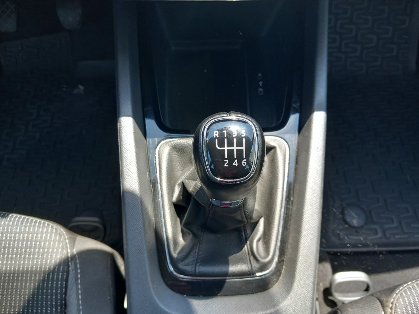 Skoda Octavia 2.0 TDI/6MT, снимка 11 - Автомобили и джипове - 54849404