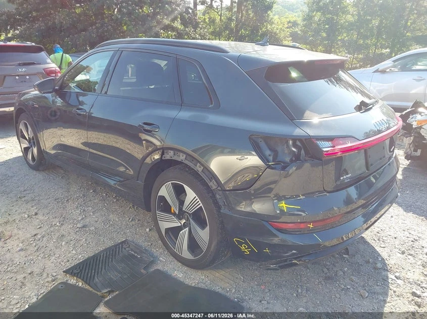Audi E-Tron Premium Plus Quattro, снимка 3 - Автомобили и джипове - 55241088