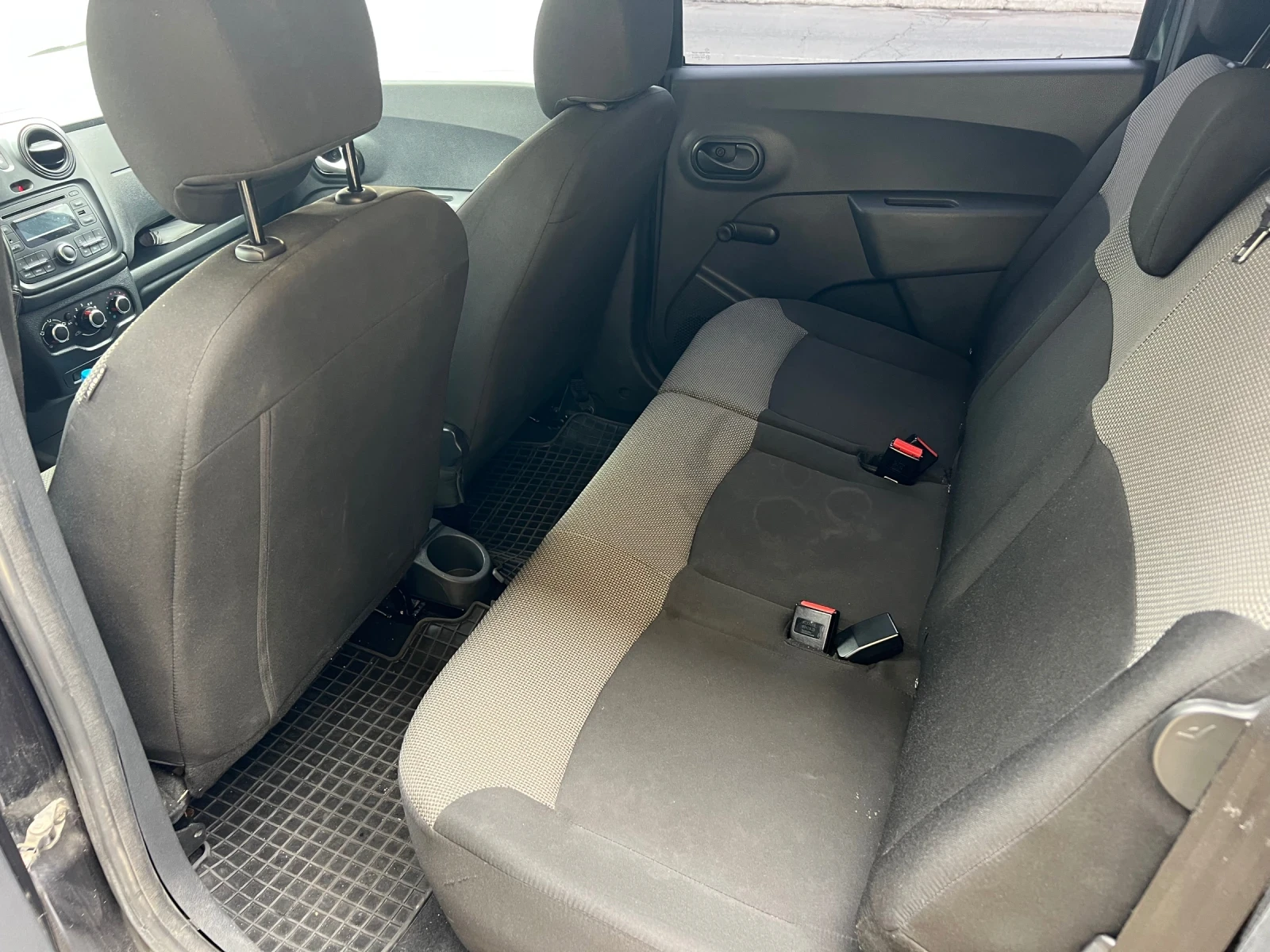 Dacia Lodgy 1.6 газ/бензин, снимка 5 - Автомобили и джипове - 55892327