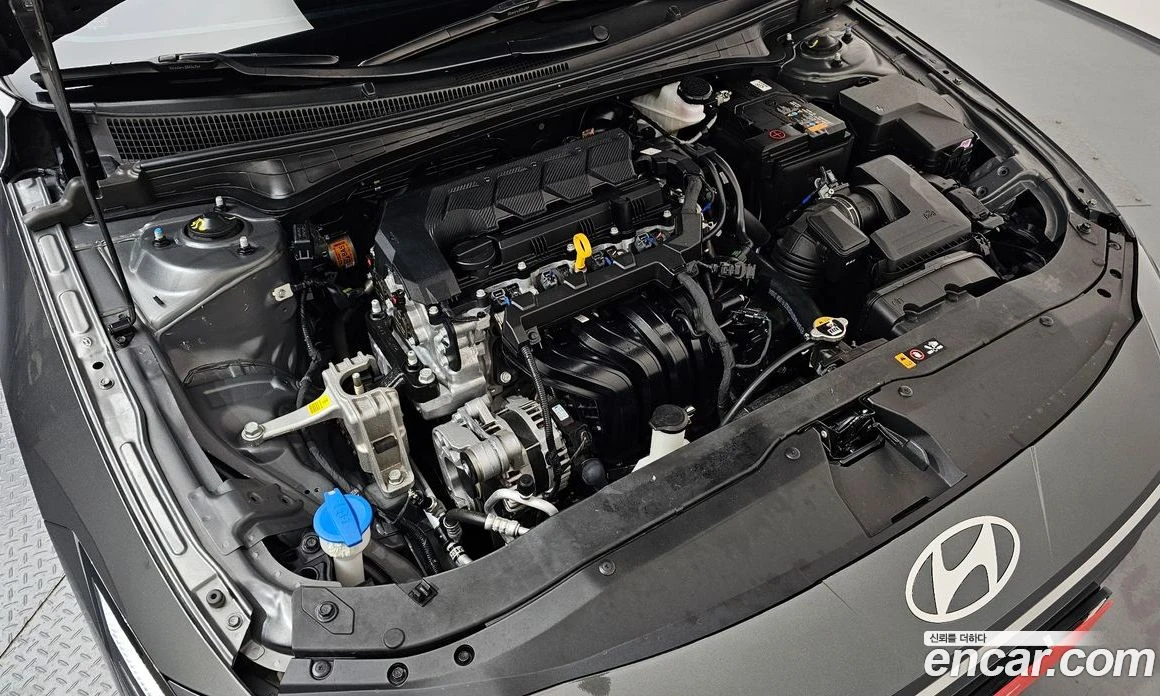 Hyundai Elantra 1.6 Modern, снимка 6 - Автомобили и джипове - 56155942