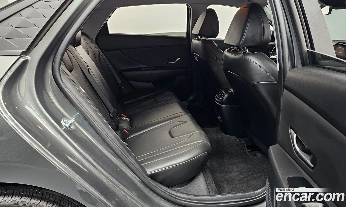 Hyundai Elantra 1.6 Modern, снимка 11 - Автомобили и джипове - 56155942