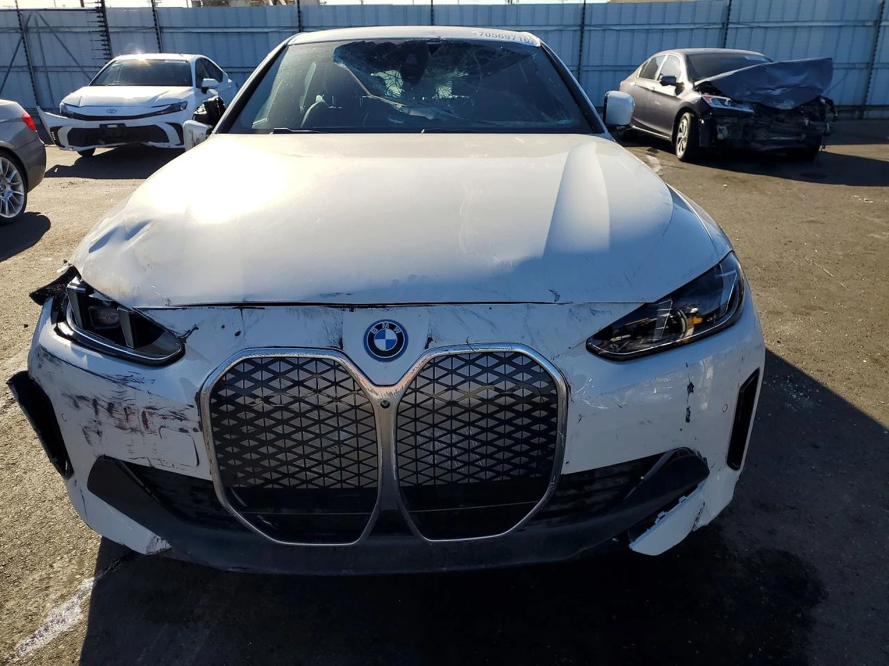 BMW i4 Edrive 40, снимка 5 - Автомобили и джипове - 56313057